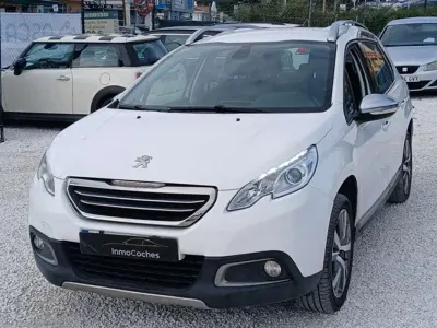 Usado Peugeot 2008 Allure 114 CV (83 kW) 2014 Blanco SUV
