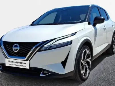 Usado Nissan Qashqai Tekna+ 158 CV (116 kW) 2022 Lunar white con techo midnight SUV