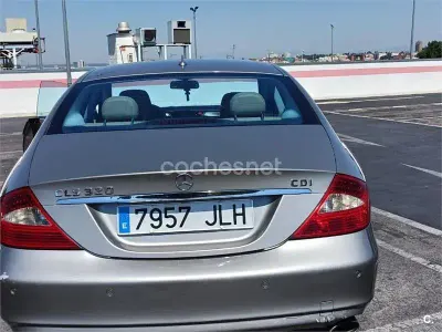 Usado Mercedes CLS320 224 CV (164 kW) 2007 Beige Coupe