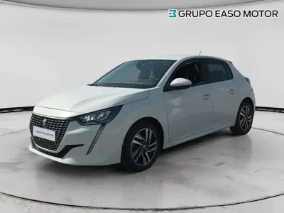 Usado Peugeot 208 Allure 102 CV (75 kW) 2021 Blanco Utilitario