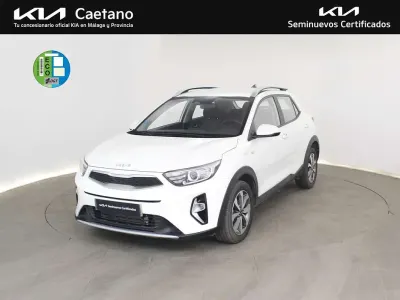 Usado Kia Stonic 101 CV (74 kW) 2025 Blanco SUV