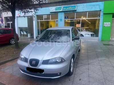 Usado Seat Cordoba Reference 100 CV (73 kW) 2006 Gris / plata Berlina