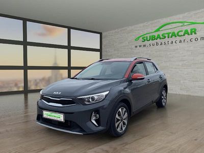 Usado Kia Stonic 120 CV (88 kW) 2021 Gris SUV