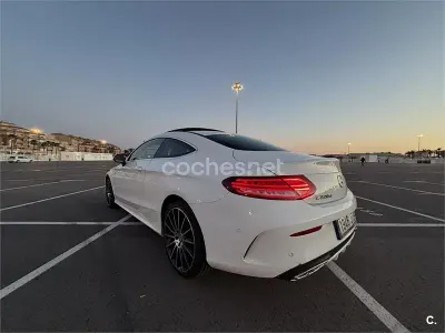 Usado Mercedes C220 AMG line 170 CV (125 kW) 2016 Blanco Coupe