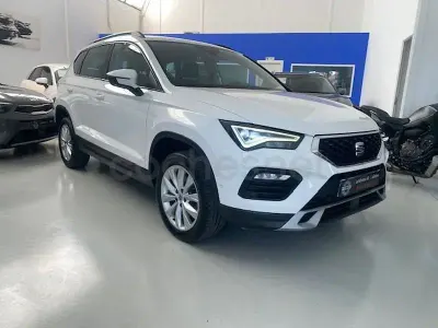 Usado Seat Ateca Style 150 CV (110 kW) 2022 Blanco SUV