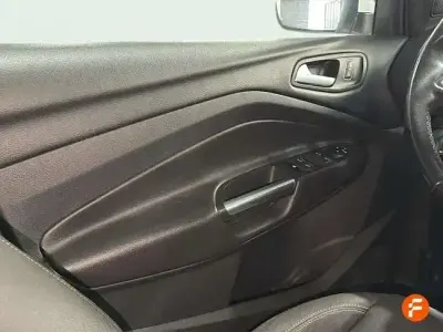 Usado Ford Kuga Titanium 120 CV (88 kW) 2018 Blanco SUV