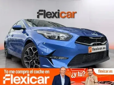 Usado Kia Ceed 136 CV (100 kW) 2023 Azul Utilitario