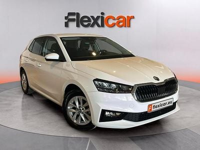 Usado Skoda Fabia Selection 95 CV (69 kW) 2025 Blanco Utilitario