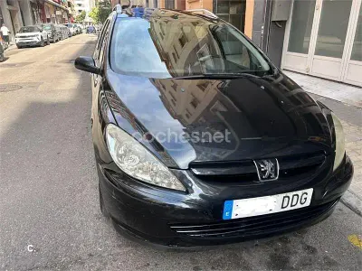 Usado Peugeot 307 110 CV (80 kW) 2005 Negro Familiar