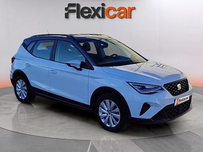 Usado Seat Arona Style 110 CV (80 kW) 2022 Blanco SUV