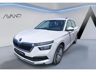 Usado Skoda Kamiq Ambition 110 CV (80 kW) 2021 Blanco SUV