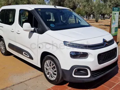 Usado Citroën Berlingo Feel 102 CV (75 kW) 2020 Blanco Monovolumen