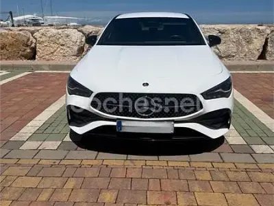 Usado Mercedes CLA220 190 CV (139 kW) 2025 Blanco Berlina