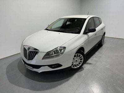 Blanco Usado 2010 Lancia Delta Utilitario | 5199 € (Un poco caro)