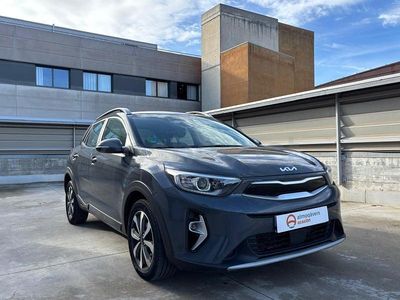 Gris / plata Usado 2021 Kia Stonic SUV | 16.900 € (Precio justo)