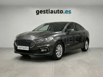 Usado Ford Mondeo Titanium 187 CV (137 kW) 2019 Marrón Berlina