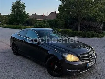 Usado Mercedes C180 156 CV (114 kW) 2013 Negro Coupe