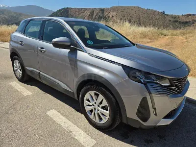 Usado Peugeot 3008 Active 130 CV (95 kW) 2021 Negro SUV