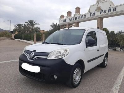Begagnad Renault Kangoo 75 HK (55 kW) 2018 Vit Minibuss