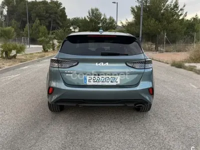 Usado Kia Ceed Style 100 CV (73 kW) 2024 Verde Utilitario