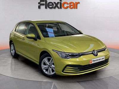 Usado VW Golf VIII Life 131 CV (96 kW) 2022 Amarillo Berlina
