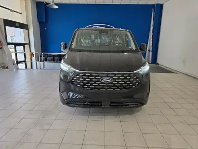 Nuevo Ford Tourneo Custom Titanium 232 CV (170 kW) 2026 Negro Van