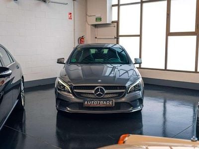 Usado Mercedes CLA180 122 CV (89 kW) 2016 Gris / plata Berlina