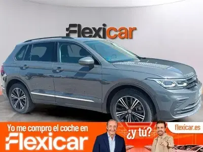 Usado VW Tiguan Life 245 CV (180 kW) 2022 Gris SUV