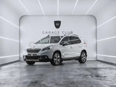 Usado Peugeot 2008 Allure 120 CV (88 kW) 2016 Blanco SUV
