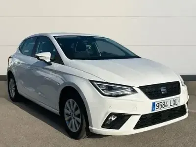 Usado Seat Ibiza Style Plus 110 CV (80 kW) 2022 Blanco Utilitario