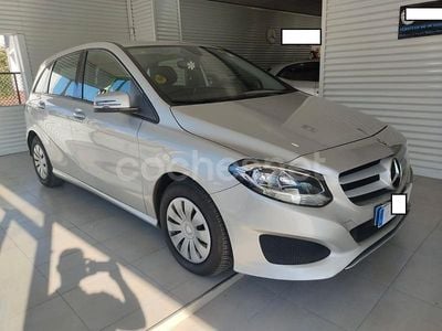 Usado Mercedes B180 109 CV (80 kW) 2016 Gris / plata Monovolumen