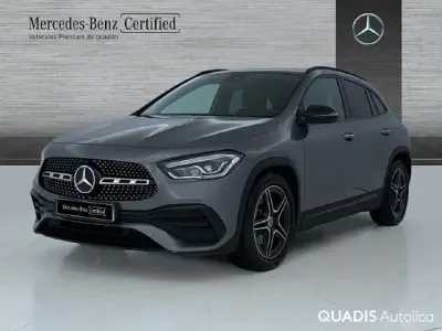 Usado Mercedes GLA200 150 CV (110 kW) 2022 Gris montaña SUV