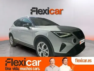 Usado Seat Arona FR 110 CV (80 kW) 2024 Blanco SUV