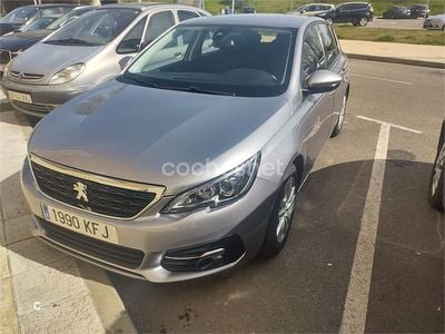 Usado Peugeot 308 Active 130 CV (95 kW) 2017 Gris / plata Berlina