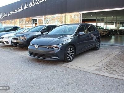 Gris Usado 2022 VW Golf Berlina | 21.450 € (Buen precio)