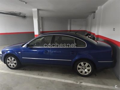 Usado VW Passat Comfortline 150 CV (110 kW) 2001 Azul Familiar