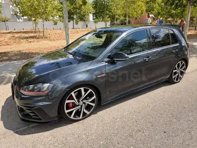 Usado VW Golf VII GTI Clubsport 265 CV (194 kW) 2016 Gris / plata Berlina