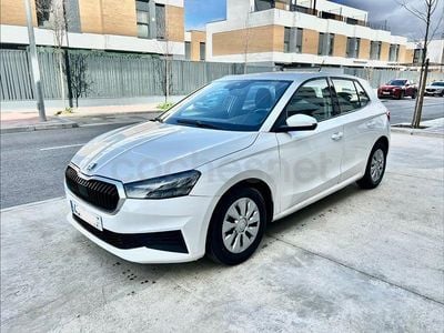 Usado Skoda Fabia Active 80 CV (58 kW) 2022 Blanco Utilitario