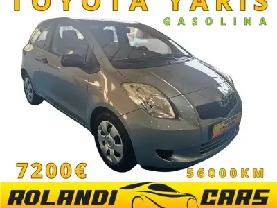 Usado Toyota Yaris Luna 87 CV (63 kW) 2006 Gris Utilitario