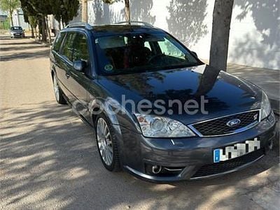 Usado Ford Mondeo ST 226 CV (166 kW) 2003 Gris / plata Familiar