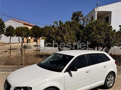 Usado Audi A3 Ambiente 105 CV (77 kW) 2010 Blanco Utilitario