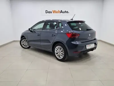 Usado Seat Ibiza XCELLENCE 115 CV (84 kW) 2025 Gris Utilitario