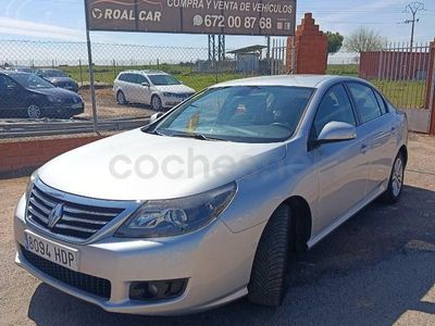 Usado Renault Latitude Expression 150 CV (110 kW) 2011 Gris / plata Berlina