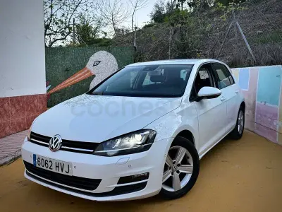 Używany VW Golf VII Advance 105 KM (77 kW) 2014 Biały Sedan/Limuzyna