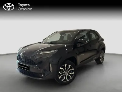 Usado Toyota Yaris Cross Active 116 CV (85 kW) 2022 Negro SUV