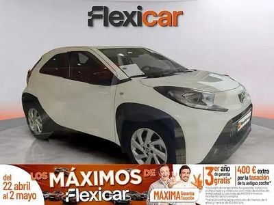 Begagnad Toyota Aygo Play 72 HK (52 kW) 2024 Vit