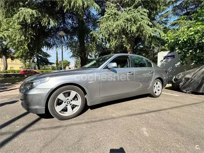 Usado BMW 530 231 CV (169 kW) 2007 Gris / plata Berlina