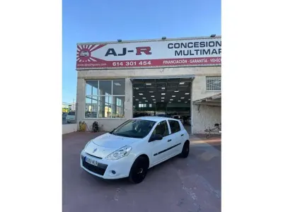 Usado Renault Clio III 75 CV (55 kW) 2012 Blanco Van
