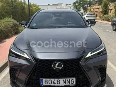 Usado Lexus NX350h Sport Line 242 CV (177 kW) 2023 Gris / plata SUV