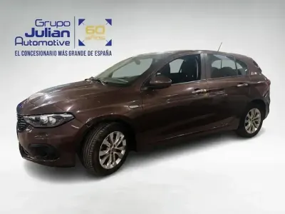 Usado Fiat Tipo Lounge 95 CV (69 kW) 2019 Marrón Berlina